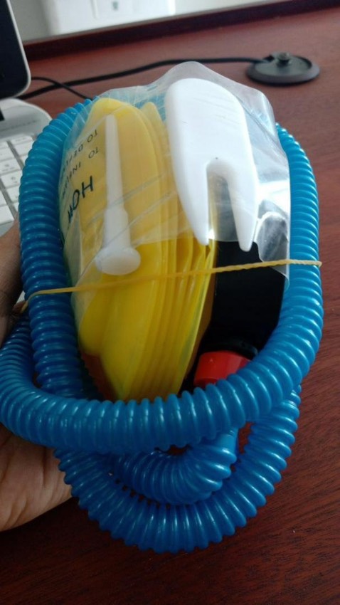 Bóng màu xinh, chắc chắn, giao nhanh, có bơm tặng kèm. Mua cả 2 lần đều ưngg. Mình dùng 2 size đều thấy ok nhưng bóng 65cm thì thấy vừa vặn hơn chắc cho mình thấp. Khuyên mọi người nên ra ngoài tiệm bơm nhaa chứ mình ngồi hì hục mãi mới được. Mình dùng bóng để tập vừa để làm đồ chơi bật nhảy quanh nhà😊