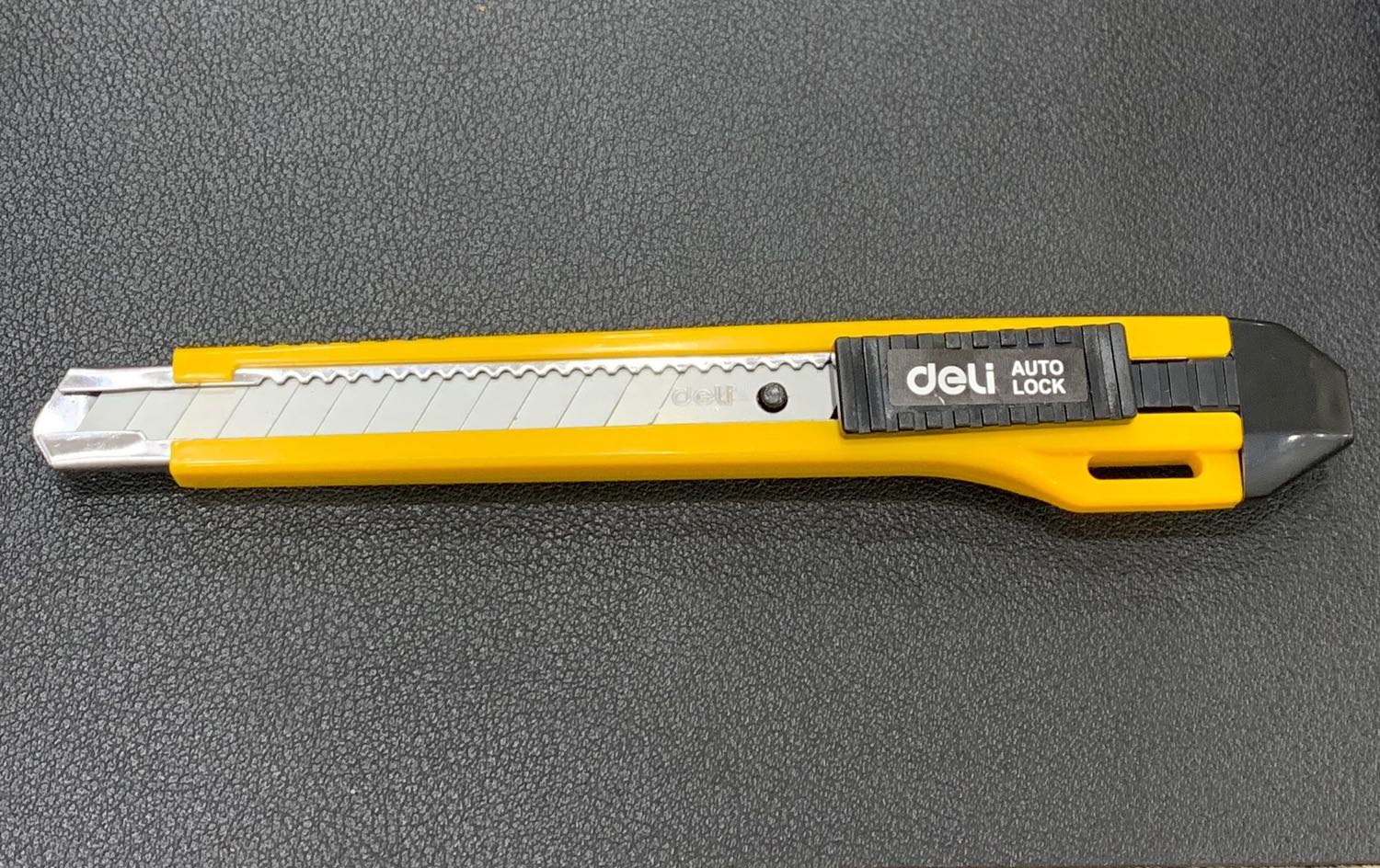 Chất lượng tốt, giá phù hợp, bén, trượt nhẹ nhàng