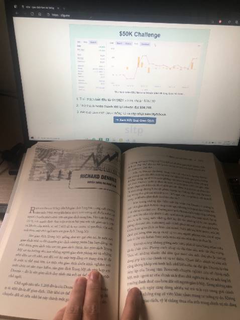 Đây là một trong những cuốn sách tài chính kinh điển nhất. Tôi học được rất nhiều bài học về trading từ các huyền thoại đầu cơ qua các bài phỏng vấn của Jack Schwager.

Richard Denis bắt đầu giao dịch với chỉ $400 nhưng sau 10 năm ông đã biến nó thành hơn $200 triệu. Ông cũng là người tạo ra hệ thống giao dịch Turle Trading mà nhiều người biết tới.

Tôi cũng vừa mở một tài khoản giao dịch nhỏ với số vốn chỉ $567.89 và mục tiêu tăng trưởng nó lên $56,789. Hy vọng những bài học trong cuốn sách này sẽ giúp tôi thực hiện được mục tiêu này.