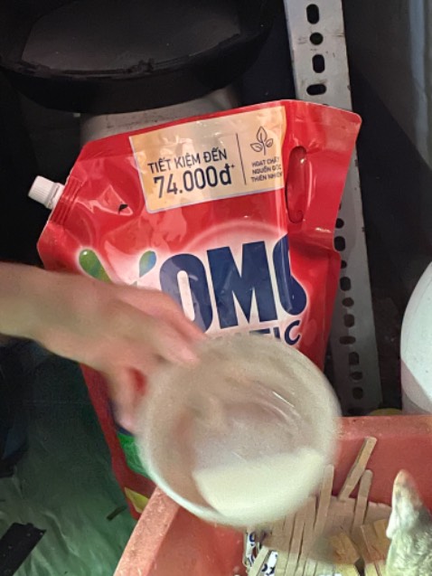 Mùi thơm dẽ chịu, giặt sạch vết bẩn, không gây kích ứng da, omo thì là hàng tốt trước giờ rồi