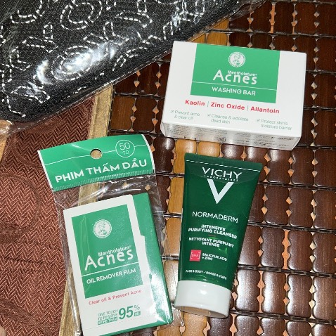 Đóng gói kĩ, giao hàng đúng time, đủ dồ và có quà tặng nha Đóng gói kĩ, giao hàng đúng time, đủ dồ và có quà tặng nha