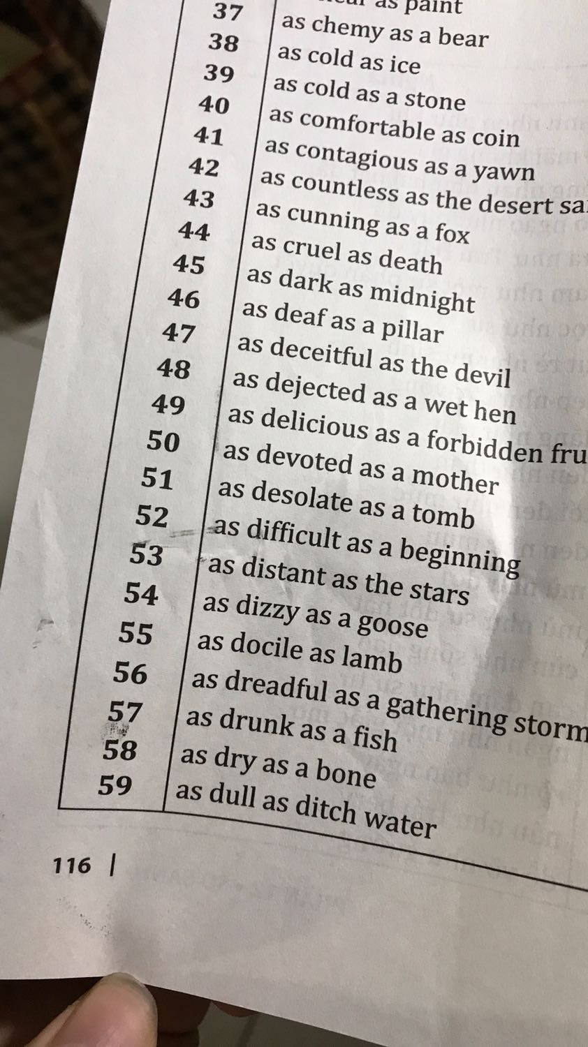 Nội dùng thì sách cô Trang Anh nên mình tin tưởng. Còn về hình thức gói hàng quá chi là đơn giảnn luôn. Mở hộp ra chỉ thấy cuốn sách trơ trọi giữa dòng đời ? chắc vì vậy nên mới cong mép bìa ngoài. Nhưng còn những nếp nhăn như hằn in dấu của thời gian kia là sao ạa ? khá là pùn vì mình muốn sách mới mua thì mới toàn diện. Nhưng ko sao vẫn cứ là ok ạ