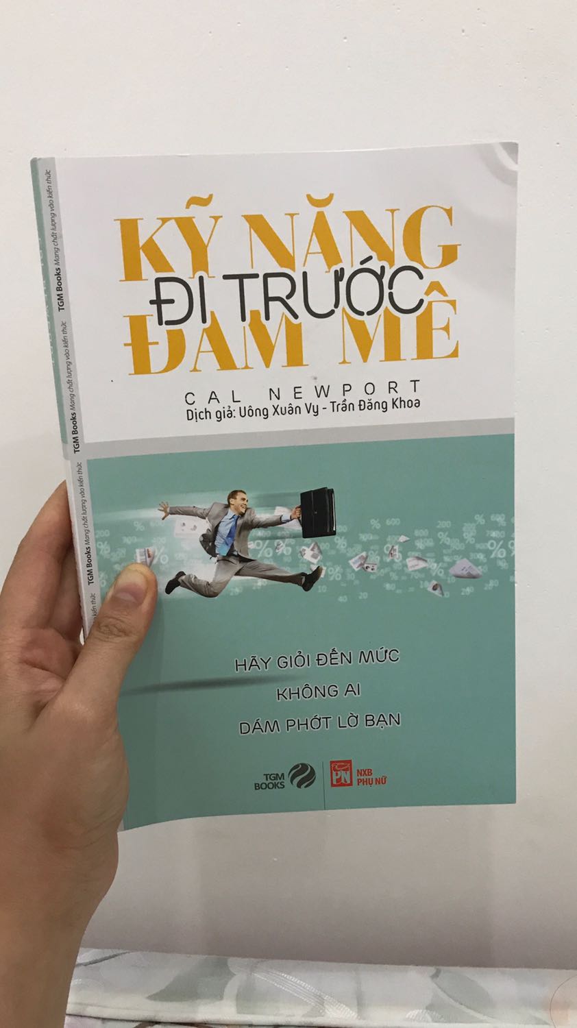 Đây là một cuốn sách có nhiều ý tưởng hay đáng đọc cho những ai đang phân vân giữa sự lựa chọn công việc theo đam mê hay phù hợp kĩ năng của mình. Tác giả nhấn mạnh sức mạnh của những kinh nghiệm, kĩ năng được trau dồi qua một quá trình rồi từ đó phát triển thành công việc