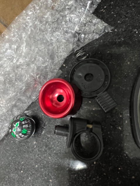 Đóng gói rất ẩu, nhận được chẳng lẽ trả lại, chương rời mỗi thứ 1 cái chẳng đâu vào đâu! Tiki xem lại nhà bán này, mua mấy sản phẩm đều không ưng, hàng kiểu như đã dùng hư rồi đem bán