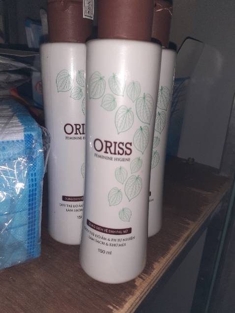 Dung dịch thơm lắm ạ. Khử mùi trong mấy ngày tới tháng ấy ạ. Mình dùng thấy không bị kích ứng gì. Mua luôn lượt 3 chai dùng dần. Shop tư vấn nhiệt tình. Đóng gói hàng và giao hàng cũng nhanh nữa ạ. Hết mình sẽ mua dùng tiếp ^^