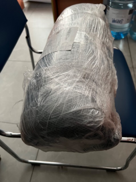 Giao hàng nhanh. Màu nệm lót nhìn sạch sẽ . Nhưng độ bền chừng hơn 2 năm là lớp gòn bị xệp. Chắc do mình giặt máy. Hàng chính hãng theo ghế cũng an tâm.