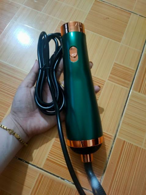 Máy sấy mạnh, có 2 chế độ sấy nóng và lạnh rất êm, giao hàng lại rất nhanh nữa. cho shop 5 shop nha..!