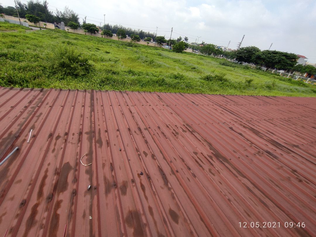 Giấy chất lượng, sách cầm chắc tay k bị bong gáy. giá ok hơn shop khác. Gói hàng cực kì sơ sài, làm gập 1 vài tờ :((