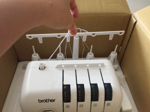 Mua máy mới mà Tiki giao hàng đã qua sử dụng thật không chấp nhận được, chỉ thừa còn lưu lại trên máy rất nhiều, bọc trùm máy nhăn nhúm. Tôi đang lo hàng đổi trả có phải hàng mới hay không nữa. Muốn hoàn tiền để mua máy chỗ khác thì Tiki bảo là chính sách Tiki không có hoàn tiền, vậy Tiki có chính sách bán hàng mới nhưng giao hàng second hand hay sao? Không hiểu sao nhà cung cấp này đã có nhiều khách hàng phàn nàn giao hàng second hand mà vẫn còn tồn tại trên Tiki.
Giá đại lý khác 6,7tr, Tiki là 6,9tr mà lại gặp phải hàng cũ. Thật là một trãi nghiệm tồi tệ. Mua hàng Nguyễn Kim bấy lâu nay chưa bao giờ bị như vậy.