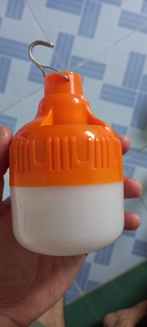đèn mẫu và kiểu dán đúng như quảng cáo nhưng có điều mau hết pin không sáng đến 6h 8h như quảng cáo chỉ đc 3h là cao đèn mẫu và kiểu dán đúng như quảng cáo nhưng có điều mau hết pin không sáng đến 6h 8h như quảng cáo chỉ đc 3h là cao