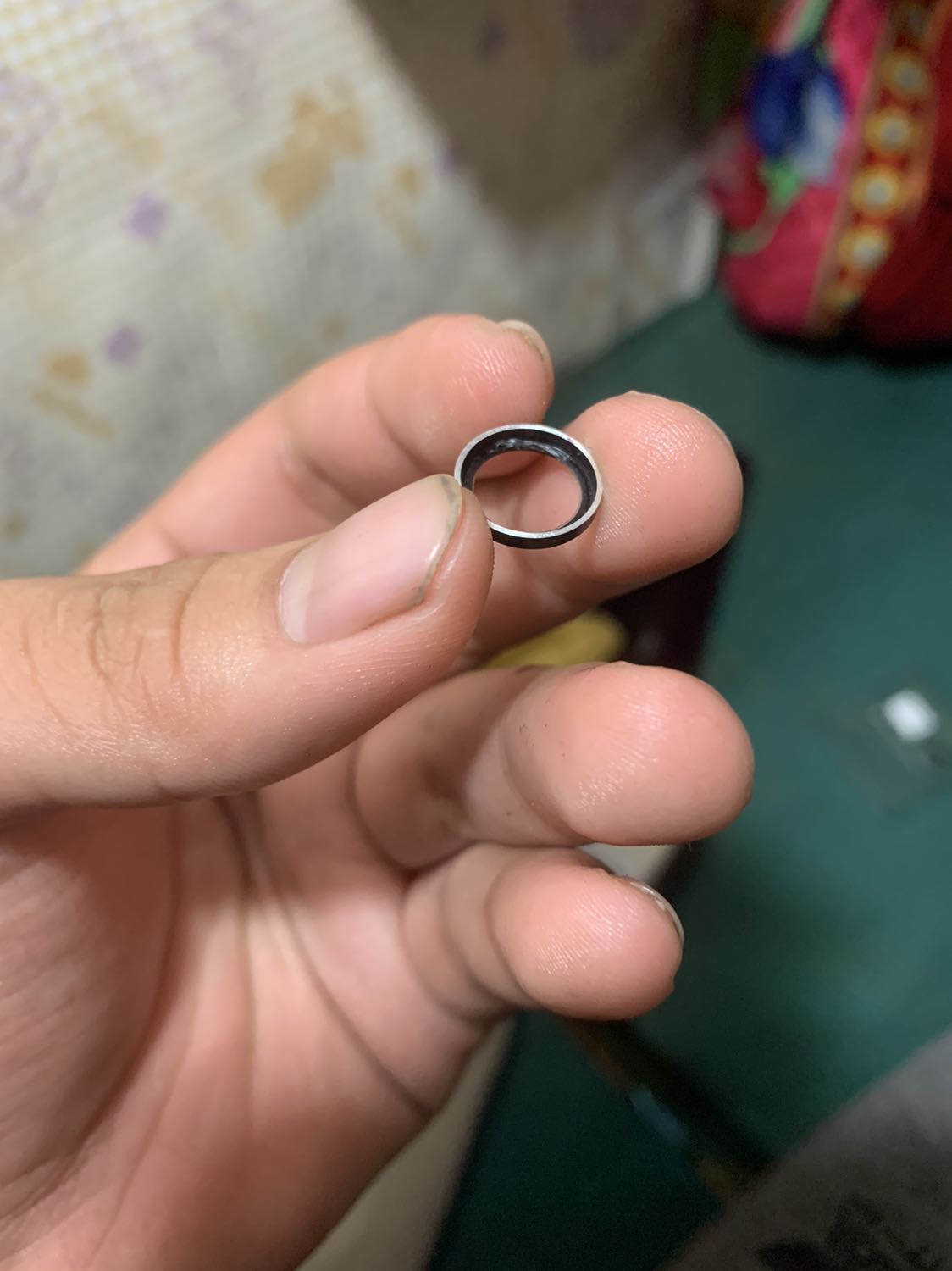 Sản phẩm quá tệ keo thì bong hết ra ko dính đc