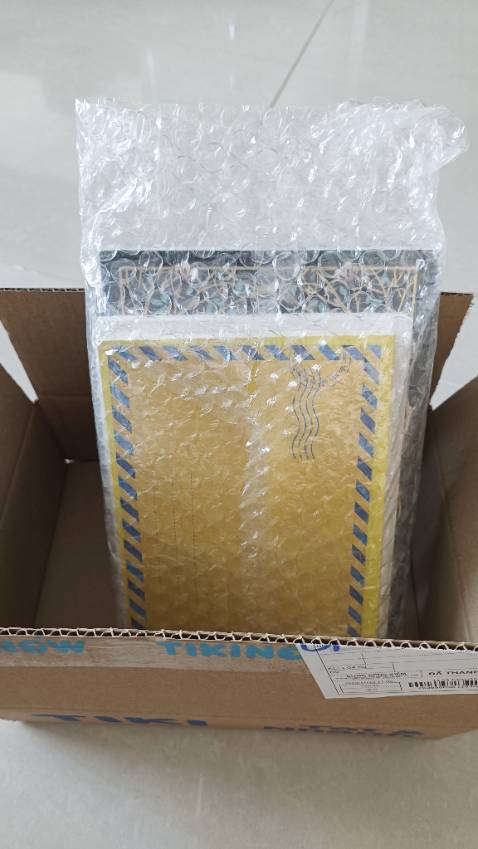 mình quyết định mua cuốn sách thứ nhất là do tác giả Nguyễn Nhật Ánh,thứ 2 là do câu đầu tiên trên bìa sách và thứ 3 mình đã đọc nhiều cuốn từ tác giả,những câu chữ nhẹ nhàng và sâu lắng