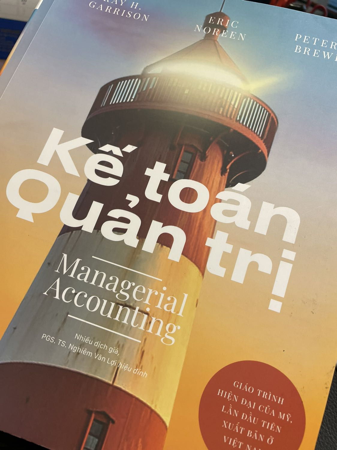 Sách rất có giá trị. Phù hợp với các đơn vị có nhu cầu nâng tầm hệ thống tài chính kế toán.