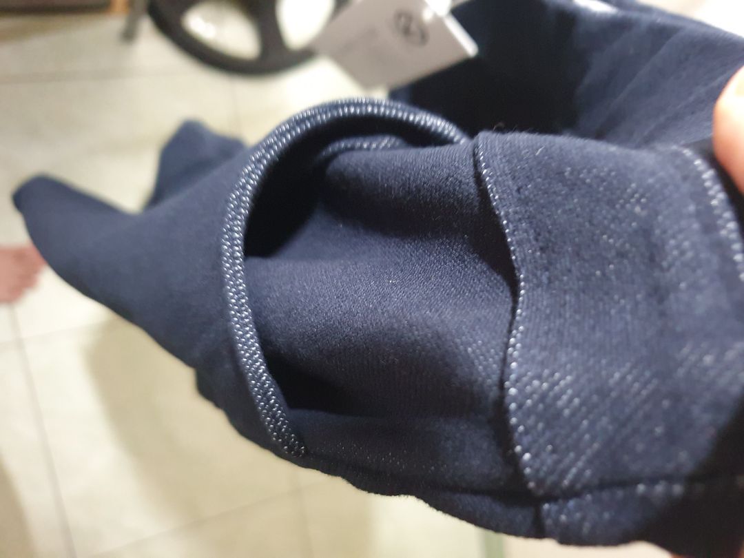 Mua sale tính cả ship là 76k. Hàng nhận được khá hài lòng.