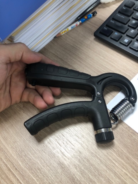 Hàng tốt, giá rẻ, bóp khoảng 2 tháng là tay cầm gì cũng chắc kỳ vậy