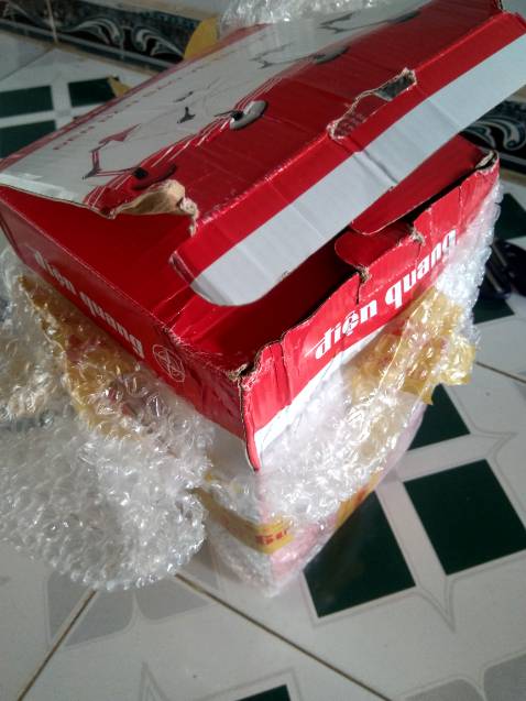 TIKI XEM LẠI ĐƠN VỊ VẬN CHUYỂN BEST CHUYÊN LÀM MÓP MÉO HÀNG. Sản phẩm tốt, đáng lẽ cho 5 sao nhưng cho 3 sao vì không hài lòng đơn vị vận chuyển BEST. Lần mua trước bị móp hộp, móp luôn sản phẩm. Lần này cũng móp hộp, nhưng may bên trong không bị gì. Hai lần giao bởi BEST là hai lần bị. Các đơn vị khác như GHN, Ninja... không bị hoặc móp nhẹ, vẫn chấp nhận được.