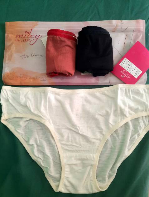 Chất liệu tốt, mềm mịn, thấm hút. Giao hàng nhanh. Giá cả vừa phải. Sale 5 cái 180k. Đóng gói cùng 1 loại bao bì ko có nhãn riêng nên mình mua 2 loại gần giống nhau thì hơi khó phân biệt.