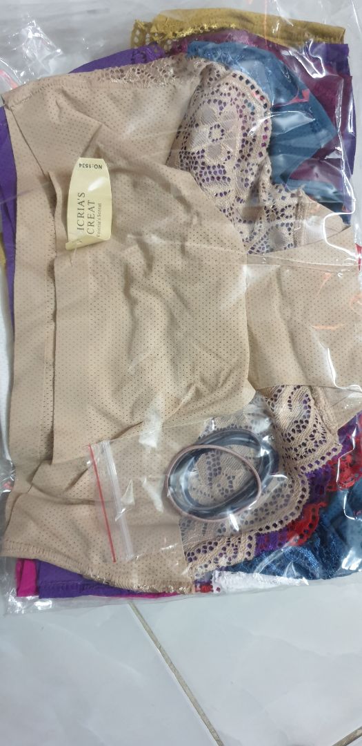 Sản phẩm chất lượng, đẹp, đóng gói chắc chắn, có thêm quà tặng dễ thương lắm nha, sẽ ủng hộ tiếp nè