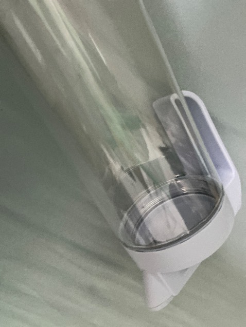 Chất lượng tốt nhe, mình thích cách thiết kế của bình, rất tiện tay để lấy nước và màu tím xanh đúng gu mình nữa. Nhựa đủ dày để chịu nóng.
Tiki vẫn đóng gói và vận chuyển tốt như xưa. Hàng không khiến mình thất vọng tí nào.