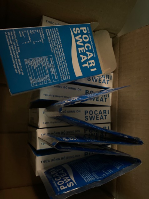 Hộp đóng gói cẩn thận, kĩ càng. Vị uống khá ngon đấy! Ngon hơn khi pha với nước lạnh!
