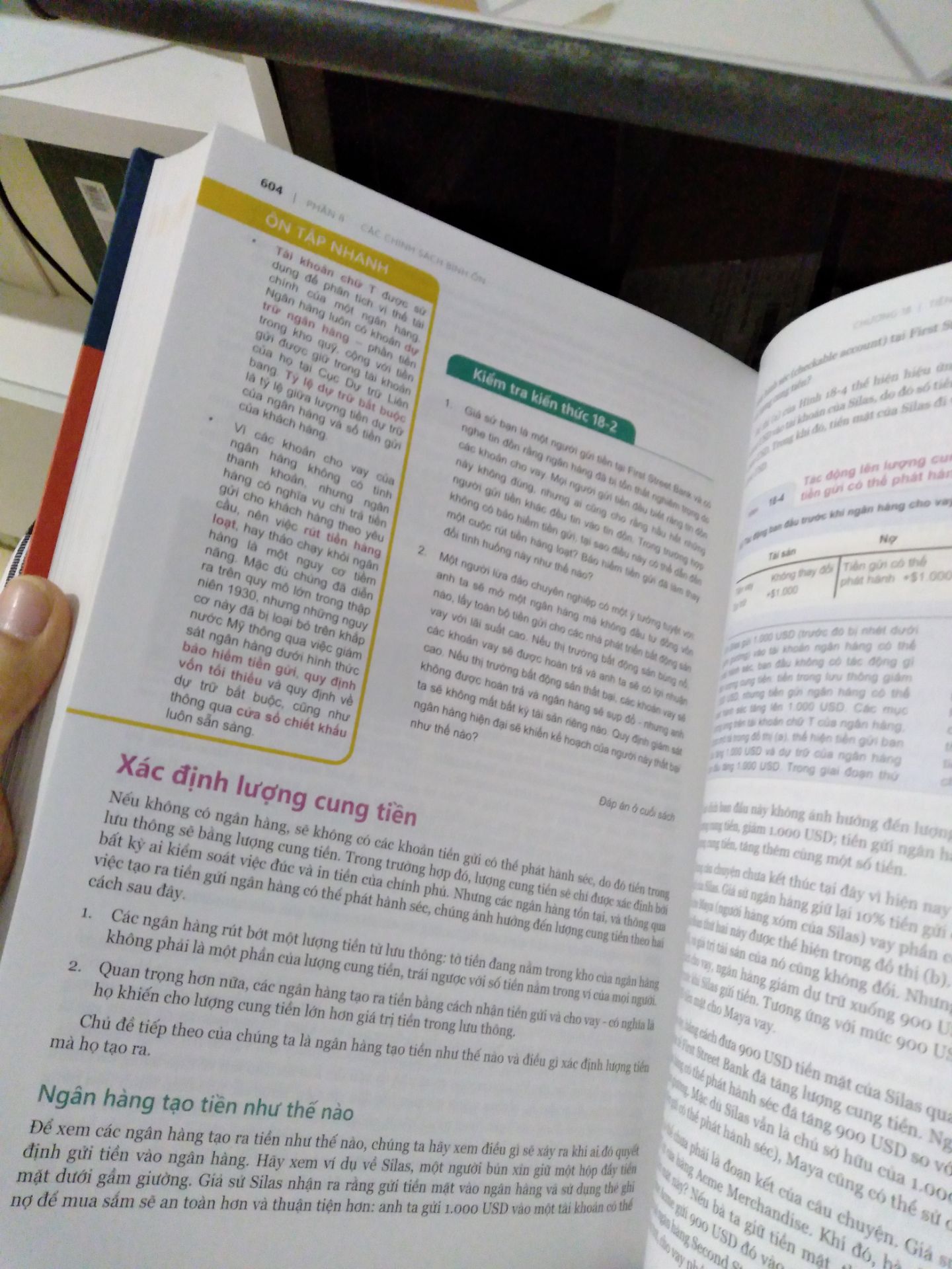 Sách cực đẹp, in màu. Những kiến thức kinh tế cơ bản được trình bày dễ hiểu, có ví dụ minh hoạ sinh động. Số tiền bỏ ra quá rẻ cho một lượng kiến thức như thế này. Cảm ơn PACE, cảm ơn Tiki. Sách cực đẹp, in màu. Những kiến thức kinh tế cơ bản được trình bày dễ hiểu, có ví dụ minh hoạ sinh động. Số tiền bỏ ra quá rẻ cho một lượng kiến thức như thế này. Cảm ơn PACE, cảm ơn Tiki.