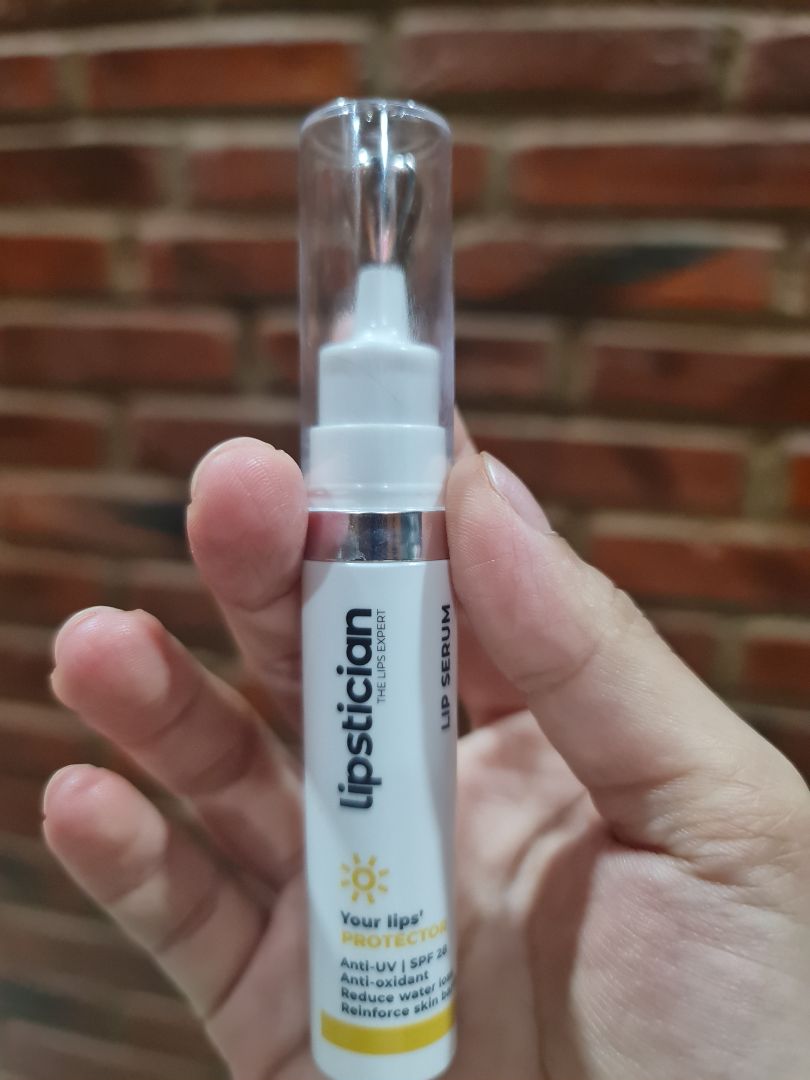 quá thích luôn..mới thoa có 1 ngày mà thấy môi đỡ thâm hơn rồi..mùi thơm dễ chịu quá thích luôn..mới thoa có 1 ngày mà thấy môi đỡ thâm hơn rồi..mùi thơm dễ chịu