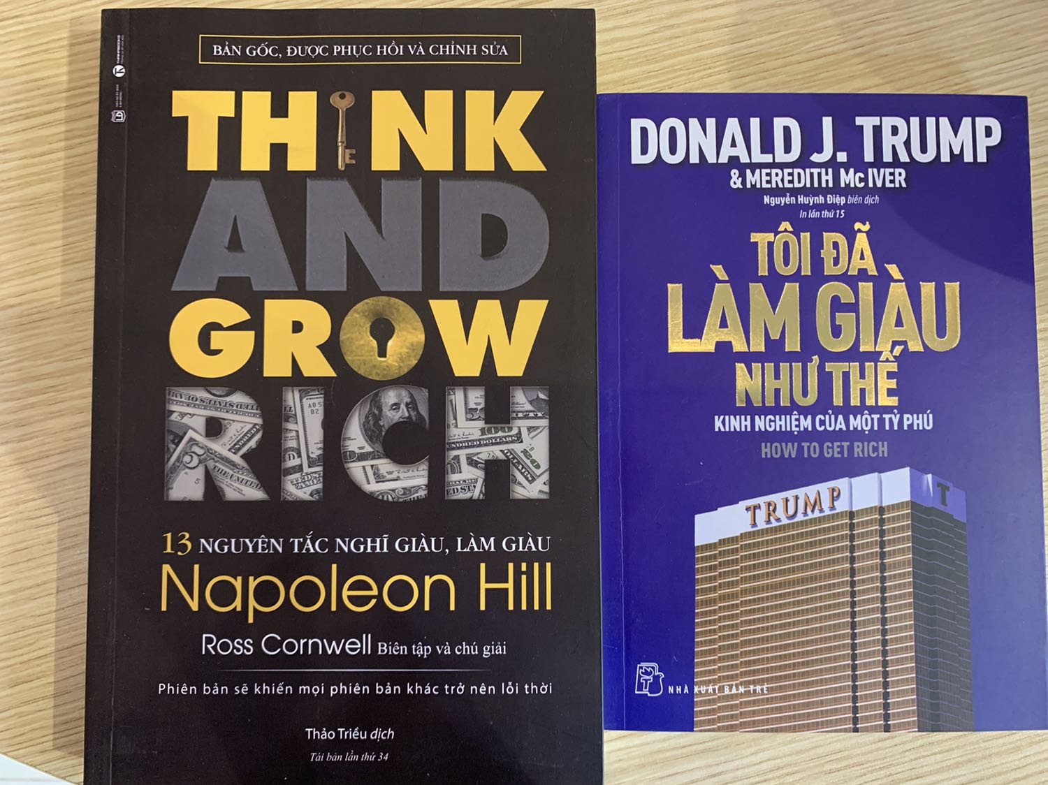 Mua 3 cuốn, quên ko chụp cuốn còn lại. Chỉ thấy là hài lòng vô cùng vì Tiki giao sách siêu nhanh. 10h tối qua đặt mà 10h sáng nay đã nhận dc rồi.