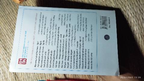 Sách bao bọc kĩ càng, chất lượng in ấn tốt, thơm, có hình ảnh minh hoạ. Tuyệt vời 👍
