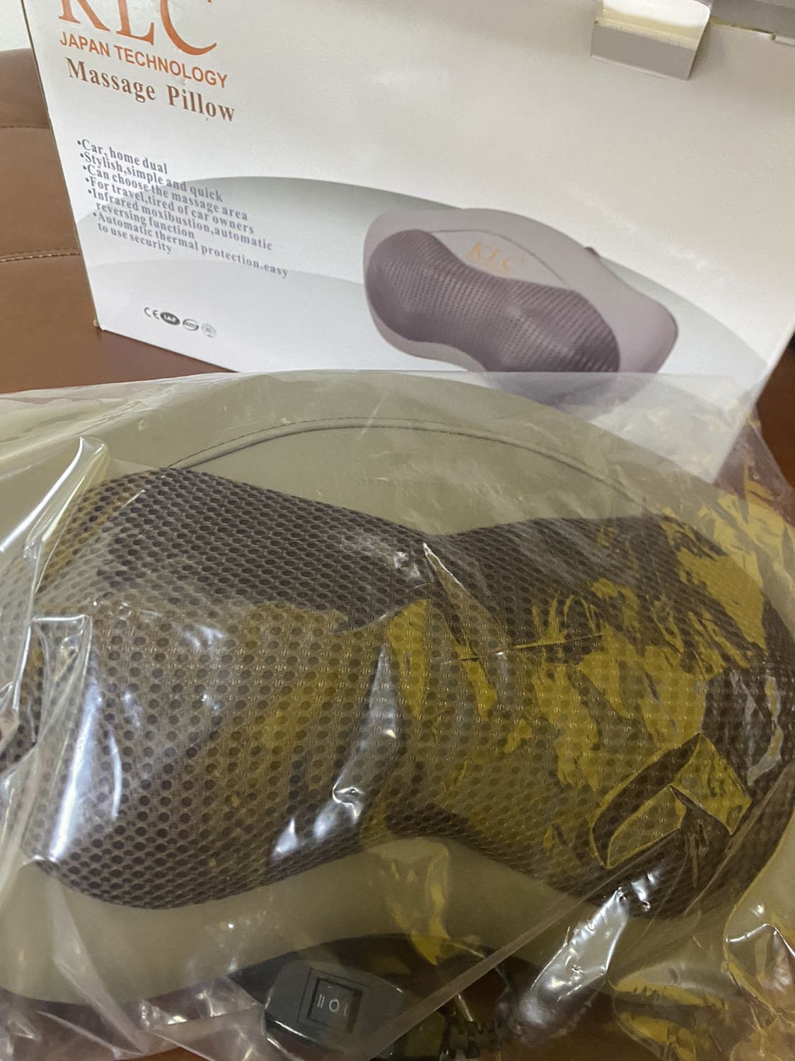 Chua bao giờ mua hang onl ma chim ưng nhu lần nay . Shop giao hàng nhanh. Nhìn sản phẩm rất chất lượng. Mẹ mình 2 tay bị tê  và mất ngủ mấy bữa nay sử dụng thấy khắc phuc tê tay chân và ngủ ngon hơn. Sẽ giới thiệu và ủng hộ shop nữa nè