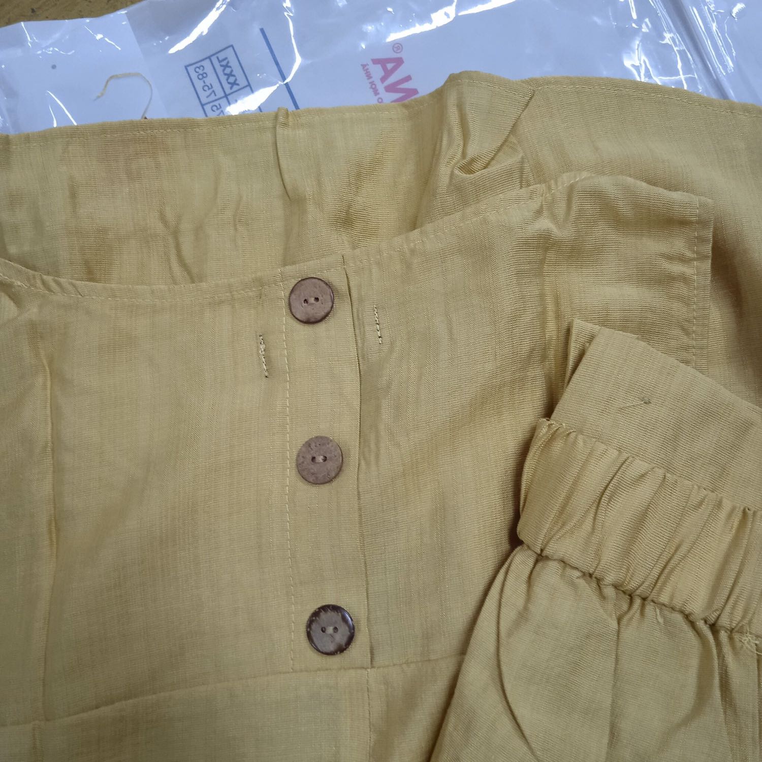 Mua hàng ở shop nhiều lần đều hài lòng. Chất đũi dễ mặc, phom dáng đẹp. Mình mua đi biển đúng hợp luôn, ai cũng khen hii