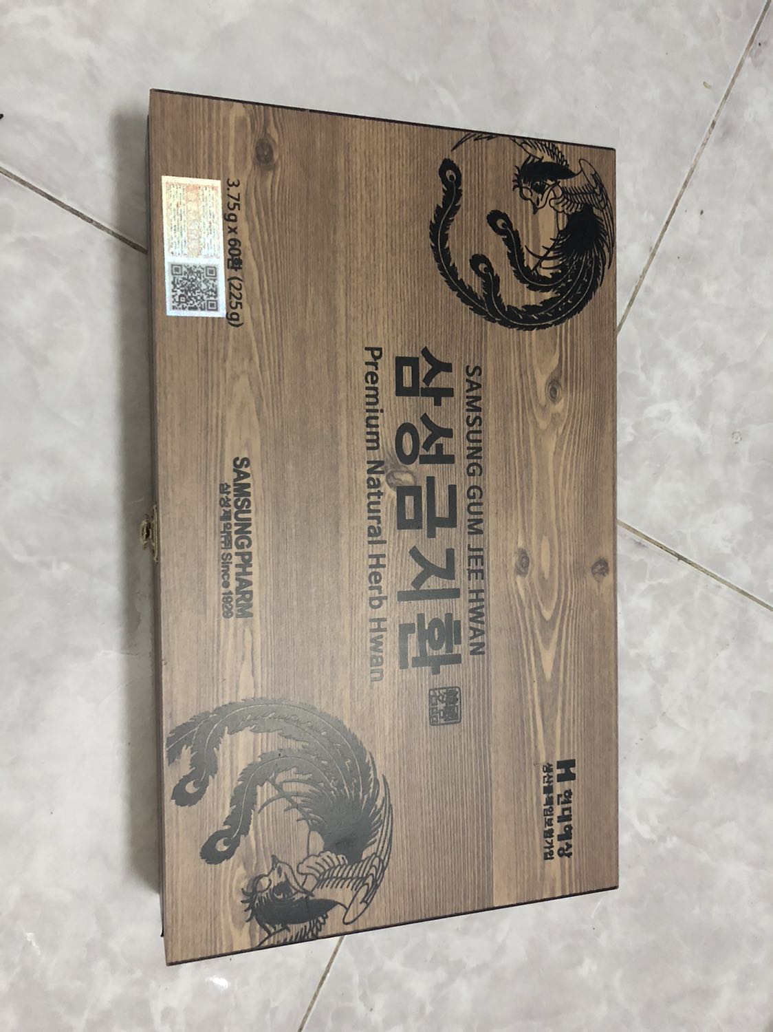 Mình mua cho bố mẹ dùng, chưa biết tác dụng sao nhưng giao nhanh, sản phẩm có tem mác đầy đủ và mẫu mã đẹp