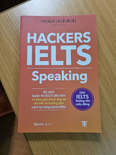 Giấy đẹp, đóng gói cẩn thận, sách rất mới.
Là nguồn tham khảo tốt cho việc tự học hay học ở nơi có sử dụng sách này. Tuy nhiên Nói và Viết nên có giáo viên hướng dẫn sẽ hiệu quả hơn nhiều 
Sách có chỗ in sai chính tả, vd ở trang 249 có từ "chờ đợ" thay vì "chờ đợi", tất nhiên không ảnh hưởng nhiều đến trải nghiệm.
