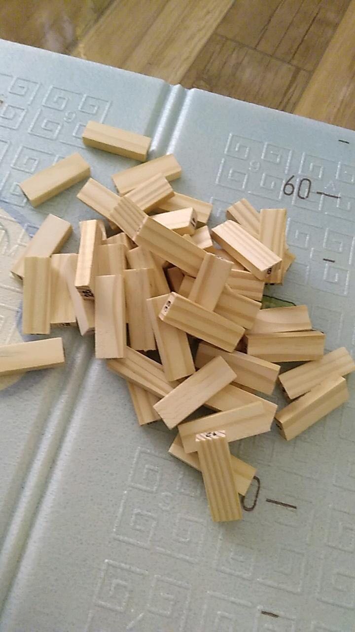 mua mấy món đồ của shop rồi, món nào cũng ưng, chu đáo như vậy thì mới bán tốt, nên duy trì nha
bé nhà mình rất thích, đồ gỗ nên an toàn, sợ đồ nhựa và kim loại lắm
thẻ bảo hành đầy đủ và giao hàng khá nhanh
nên gọi cho khách trước khi giao hàng để khách chủ động nhé shop