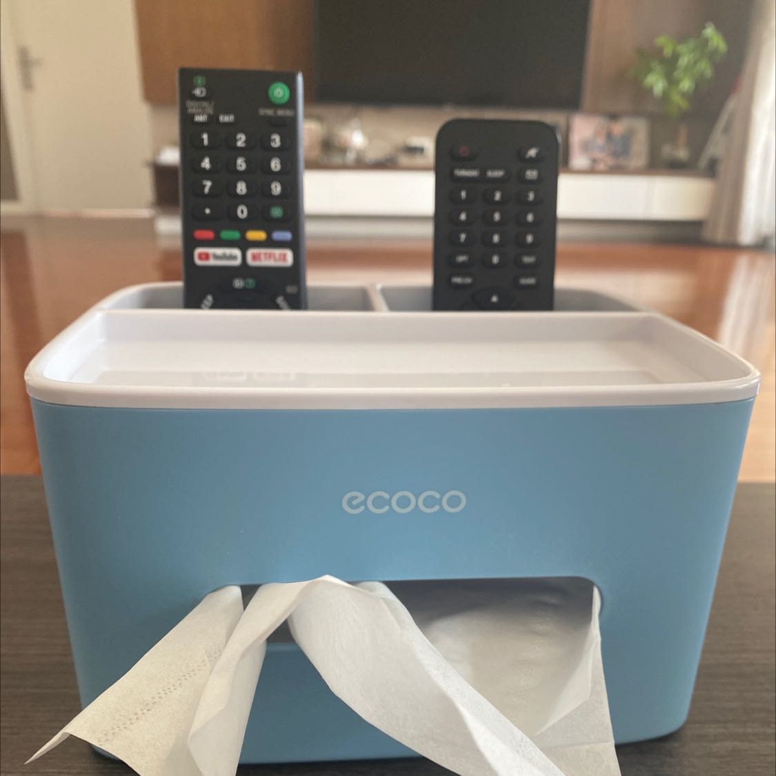 Hộp đẹp, chắc chắn. Mặc dù mình thích được chọn màu hơn là giao ngẫu nhiên. Nhưng tổng thể là hài lòng. Tiki giao hàng nhanh.