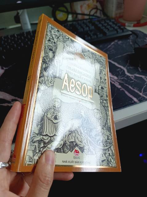 Sách phù hợp cho trẻ em. Mỏng nhẹ nhiều bài học trong các câu chuyện. In ấn đẹp, Tiki giao hàng nhanh, sách nguyên vẹn không móp mép