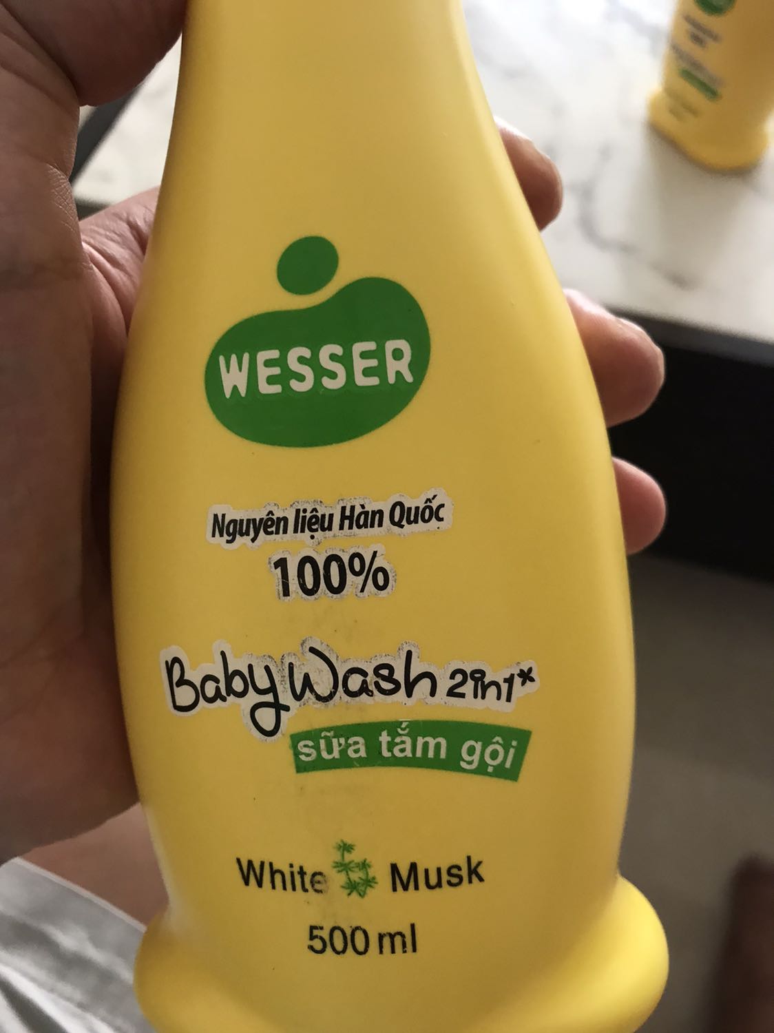 Mình vẫn hay mua loại này cho bé, nhưng lần này tem nhãn bóc ra in lem nhem như hàng giả ý, nên không biết ntn luôn, cho 1 sao thôi Mình vẫn hay mua loại này cho bé, nhưng lần này tem nhãn bóc ra in lem nhem như hàng giả ý, nên không biết ntn luôn, cho 1 sao thôi