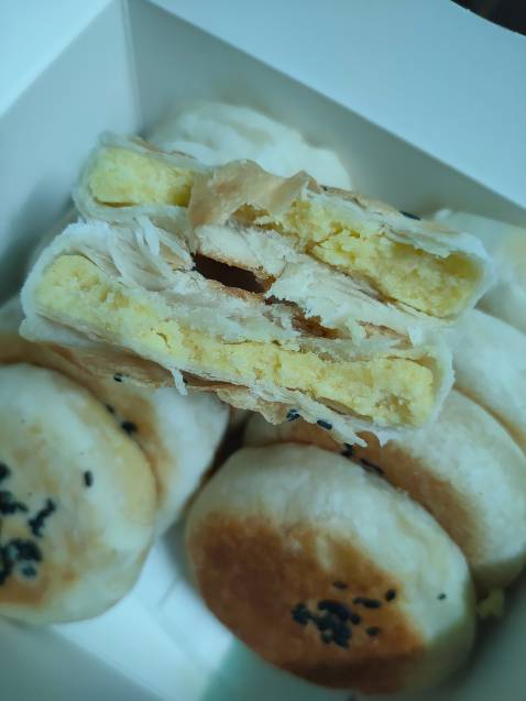 Bé nhà mình rất thích. Nhưng hơi bám tay.  Mùi dễ chịu. Dóng gói tốt. Ghn