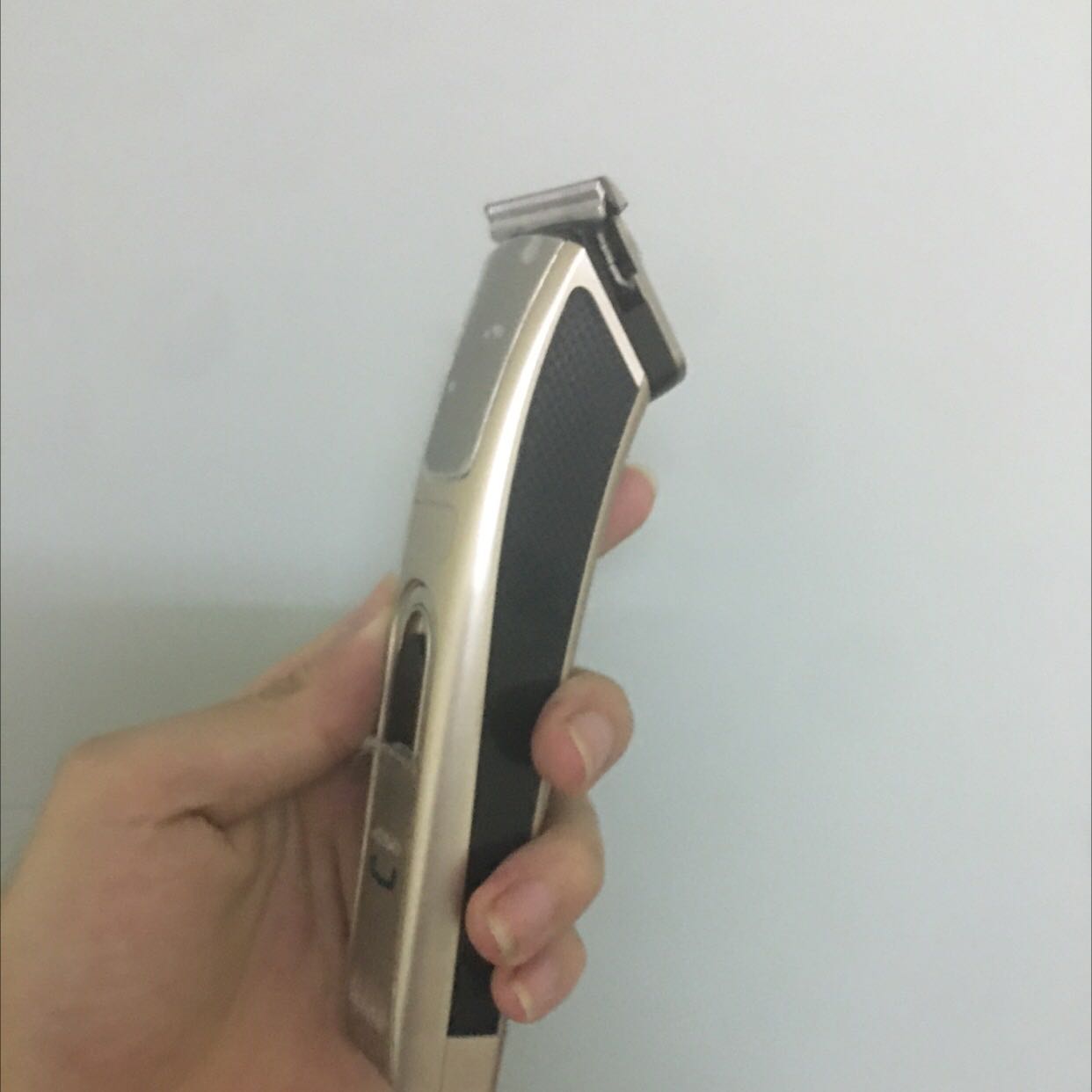 Ok. Trên cả mong đợi. Nhận hàng đúng hôm cn cắt cho 2 con ngọt lịm. Được tặng thêm bộ kéo cũng tiện. Cho shop 5 sao
