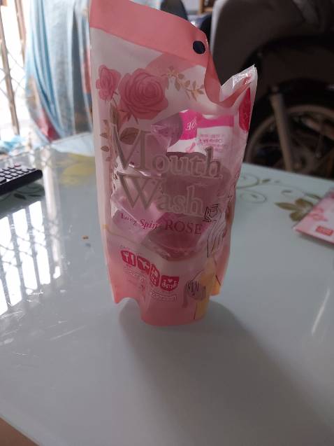 Lần đầu sử dụng loại mini này, sản phẩm nhỏ gọn, mang theo tiện lợi, có thể lấy ra sử dụng bất kì lúc nào cần, hương và vị thơm lâu, có thể cân nhắc mua lâu dài