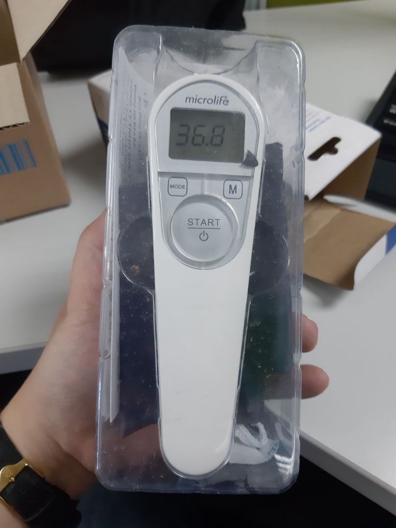 Thật không tin được mình nhận được sản phẩm cũ đến thế, y như hàng đã xài rồi. Hộp đóng gói cũng ko chèn bất cứ miếng xốp nào. Không hiểu sao sản phẩm cũ biết là sẽ đổi trả nhưng vẫn giao cho được. Thật thất vọng. Mình mua của thietbiyteandu nhé. Thật không tin được mình nhận được sản phẩm cũ đến thế, y như hàng đã xài rồi. Hộp đóng gói cũng ko chèn bất cứ miếng xốp nào. Không hiểu sao sản phẩm cũ biết là sẽ đổi trả nhưng vẫn giao cho được. Thật thất vọng. Mình mua của thietbiyteandu nhé.