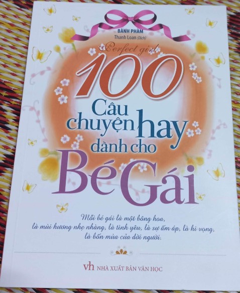 Bao bì sách đẹp lắm. Vì ở nước ngoài và mua qua ứng dụng. Mẹ nhận dùm nên chưa có đọc nội dung bên trong🌹🌹🌹