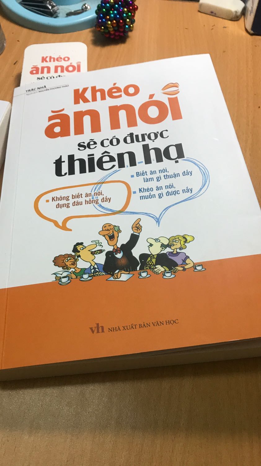 Sách hay ko bị rách hay cong ko giao