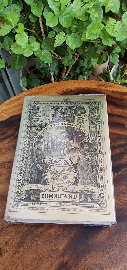 Sách đẹp, dày và tư liệu lịch sử giá trị.
Tuy nhiên sách bị móp nặng và rách nhẹ trang bản đồ. Lúc mở ra thì không có lót chống sốc. Phải chăng do Tiki đóng gói giao hàng quá sơ sài và thiếu bảo quản sản phẩm.