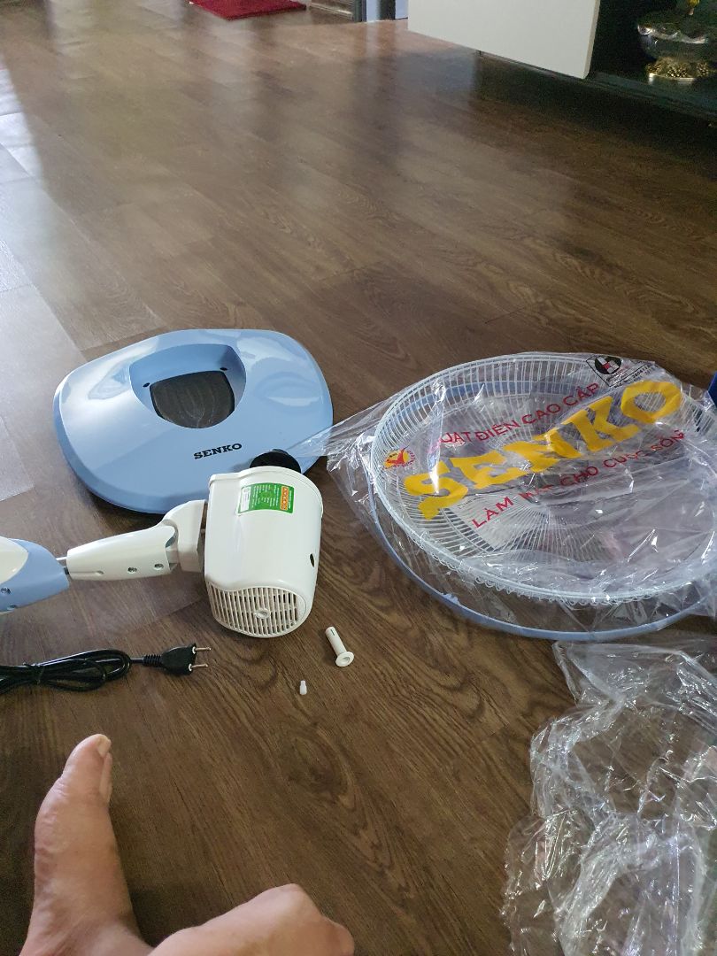 quạt trầy xước bụi bẩn túc năng xoay quạt bị gãy 

đóng gói sơ sài
mình muốn được đổi quạt