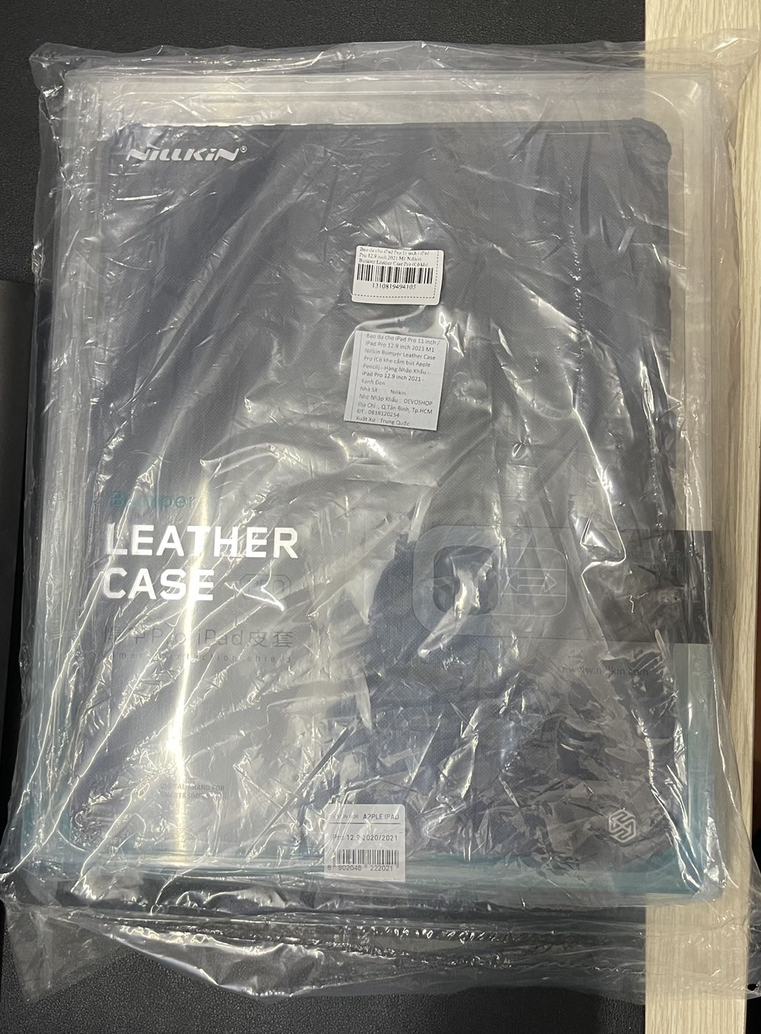 Bao da đẹp, giao hàng nhanh. Tuy nhiên hơi khó nhét ipad vào và bút hơi khó lấy ra