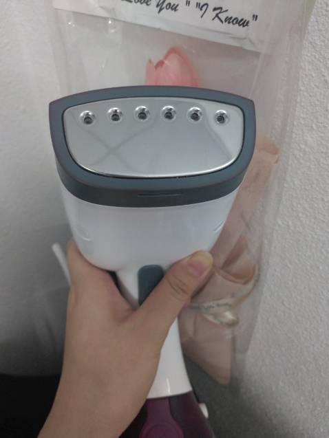 Hơi nước ra nhanh mạnh, ủi nhanh phẳng tiện lắm luôn