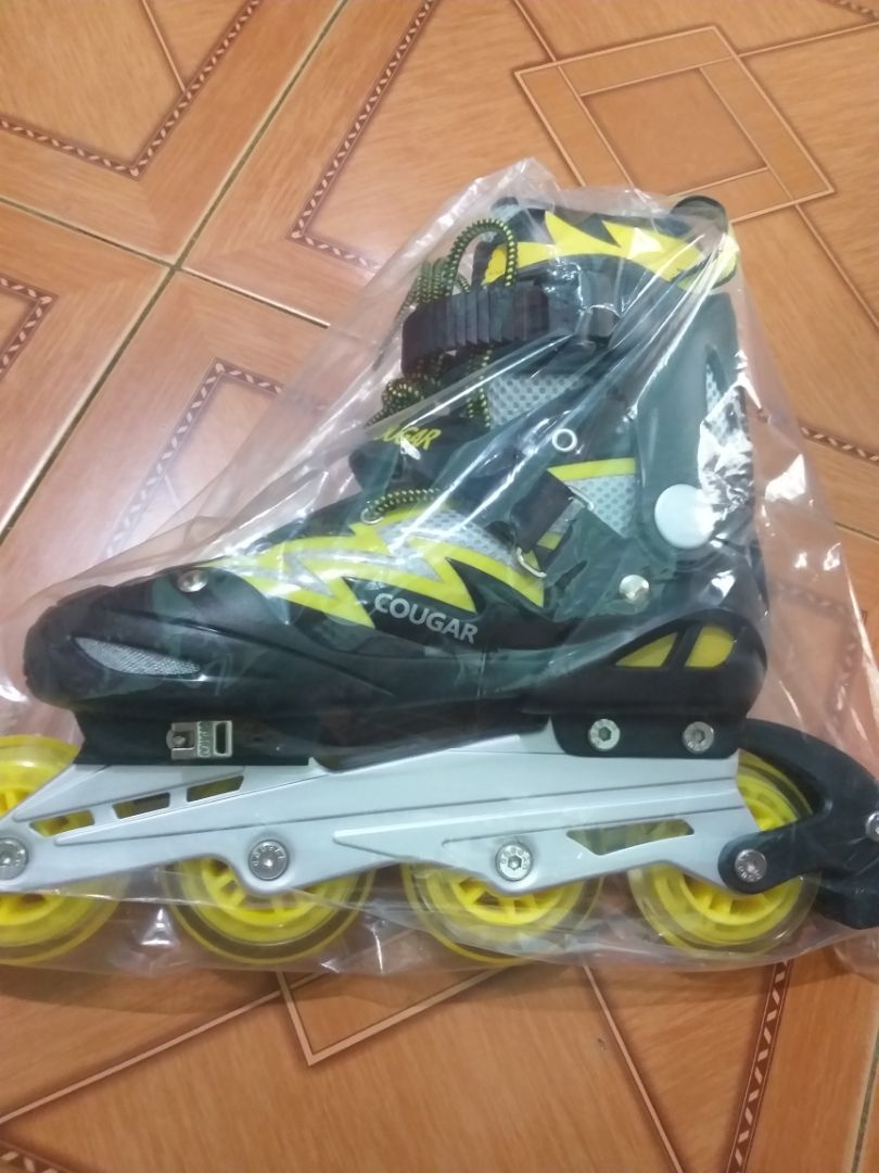 sản phẩm đăng ảnh là màu vàng pha cam, hàng gửi lại là màu vàng pha đen, tạm chấp nhận cũng được. nhưng đặt hàng là combo giày patin+bộ bảo hộ 6 món, nhưng gửi hàng thì thiếu mất bộ bảo hộ, mong tiki hỗ trợ xử lý sản phẩm đăng ảnh là màu vàng pha cam, hàng gửi lại là màu vàng pha đen, tạm chấp nhận cũng được. nhưng đặt hàng là combo giày patin+bộ bảo hộ 6 món, nhưng gửi hàng thì thiếu mất bộ bảo hộ, mong tiki hỗ trợ xử lý