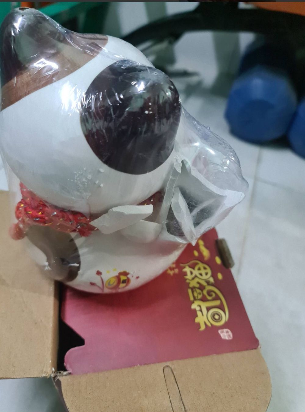 Giao hàng vỡ,đổi lại không thấy phản hồi