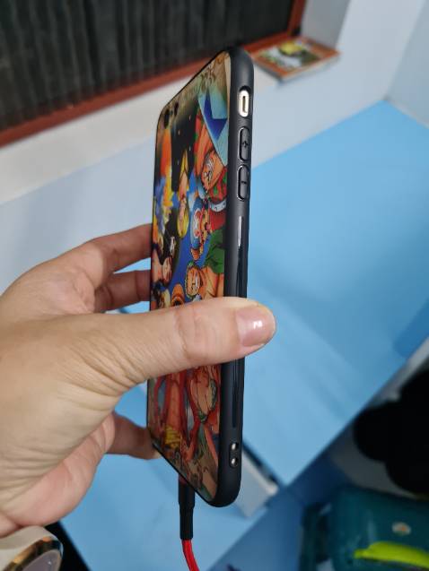 Ốp đẹp, chắc chắn, vừa khít với máy luôn. Tay ướt thì cầm cảm giác hơi trơn xíu. Nhưng giá rẻ như vầy thì tuyệt quá rồi