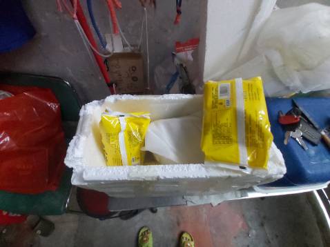 Đặt hàng 1 thùng 10 gói mà giao có 5 gói lẻ không có thùng là sao? Đề nghị tiki giao lại cho đúng như đã đăng